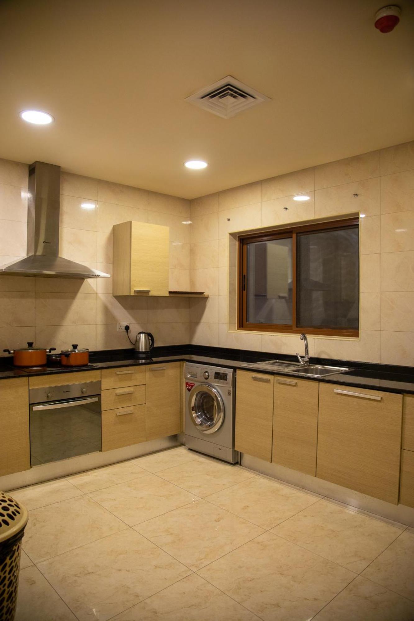 Juffair Trends Luxury Apartment Манама Екстериор снимка