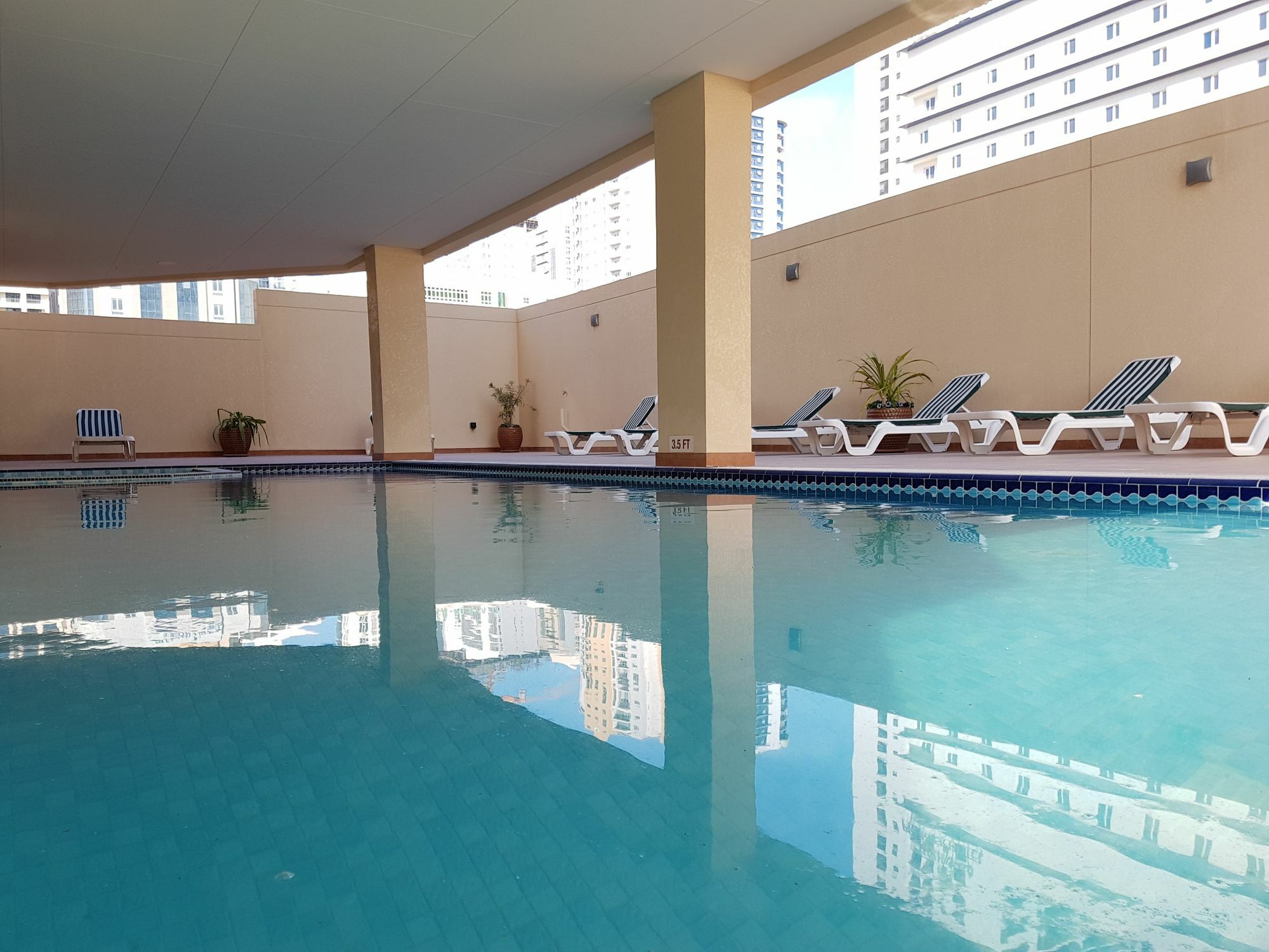 Juffair Trends Luxury Apartment Манама Екстериор снимка